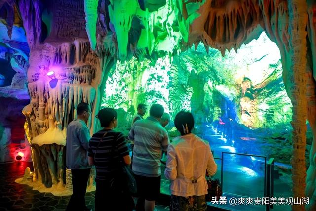 双节打卡观山湖：游客沉醉山水间 乐享诗意栖居