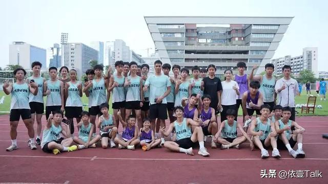 结婚13年，44岁郭晶晶再次迎来喜讯	，霍震霆的话再一次得到印证