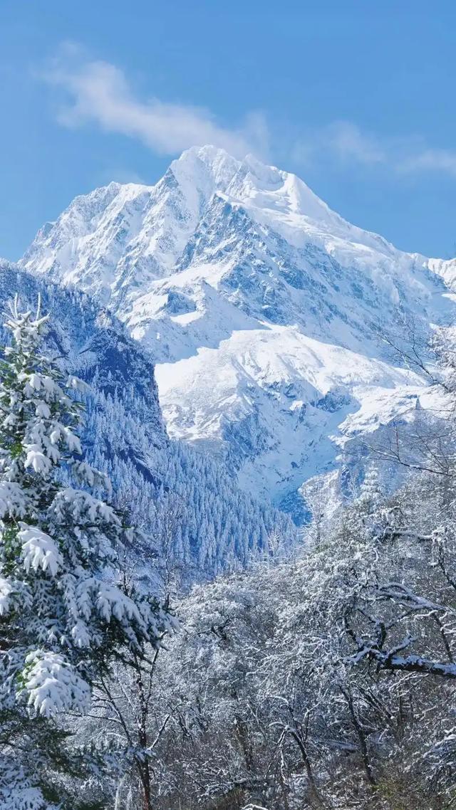 我国有甘孜藏族自治州、恩施土家族苗族自治州等30个自治州