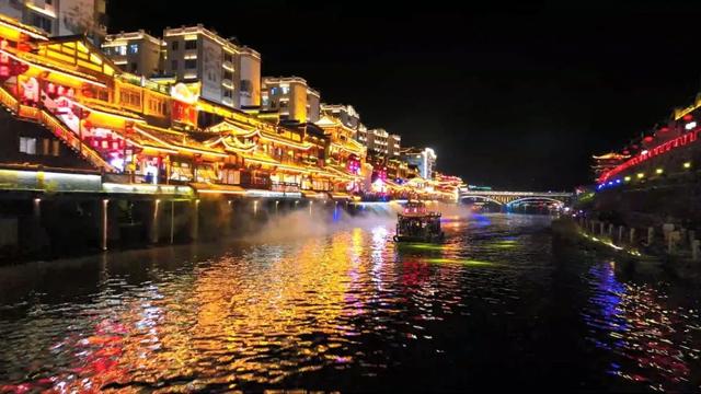 长汀：暑期文旅市场热力持续 千年古城“夜”态焕新引爆假期尾声