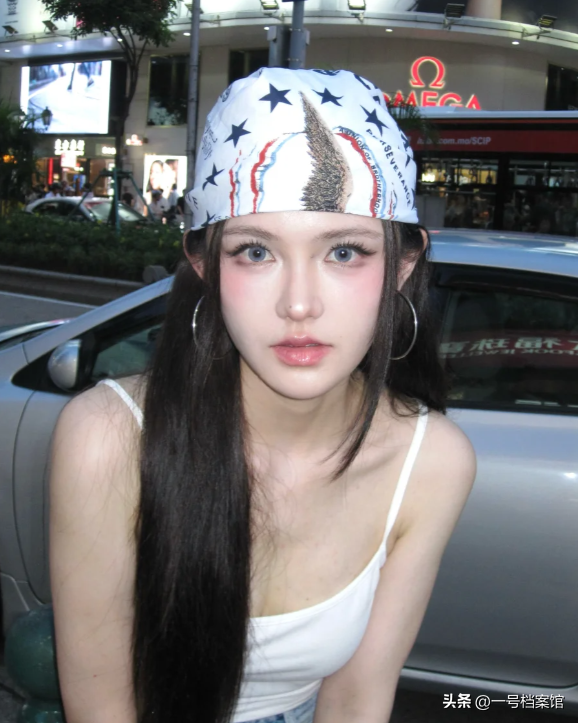 被封一年后，小杨哥老婆“露头”探风口，医美痕迹和目的都很明显