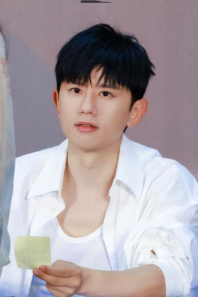 央媒发文，高调官宣42岁张杰喜讯，全网恭喜，终于等到这一天