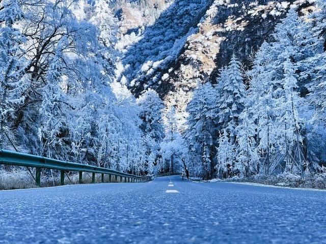 看！我就说汶川的冬天超好玩吧