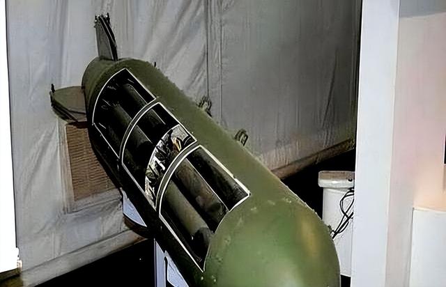 10分钟。2000士兵当场阵亡，数万名战士投降！集束炸弹威力太大