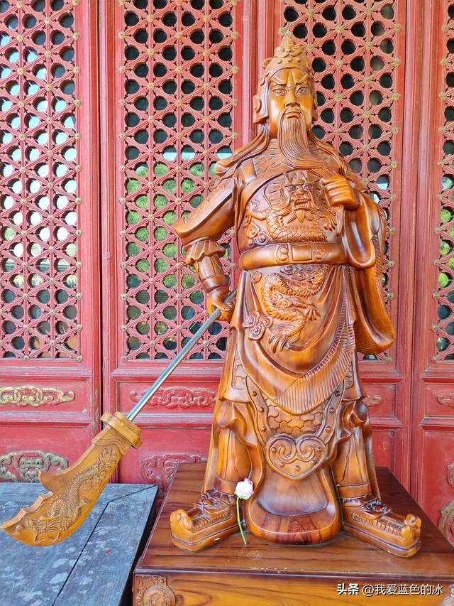 看着保定高高的大慈阁，怕爬山的我最后一咬牙也就登上来了