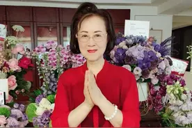 琼瑶5亿豪宅可园被拆除，全家福曝光，两个孙女皆是古典气质美女图片