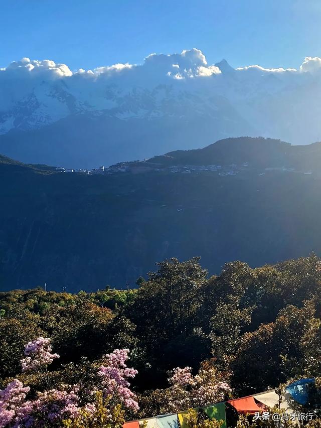 出四川进云南到达梅里雪山观景台