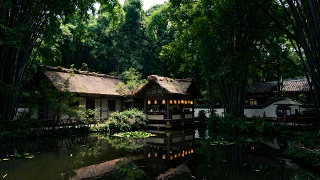来成都，杜甫草堂与武侯祠：谁更值得一去？读懂再出发