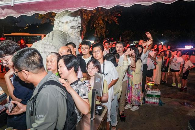 中秋诗会、木偶剧演出、大禹治水文化展…… 晴川阁双节文化活动打动市民观众