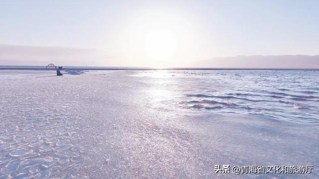 封湖季开启!青海湖二郎剑冰推奇观上线,冰凌筑就高原冬日梦幻琉璃境!