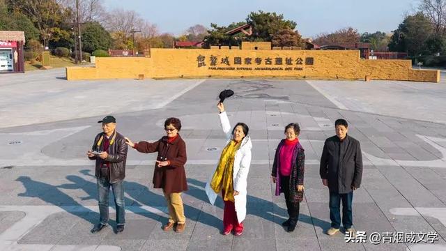 盘龙悠远银杏黄 水中学友情谊长