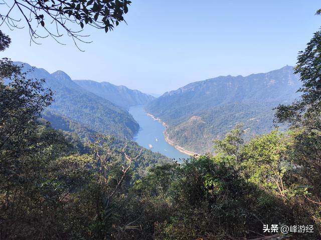 徒步穿越清远南峡山，勇攀凤髻顶，俯瞰北江大拐弯