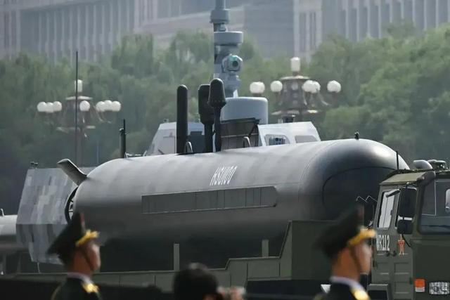 受阅兵刺激，特朗普的反击来了，削减对东欧援助，重心转向中国