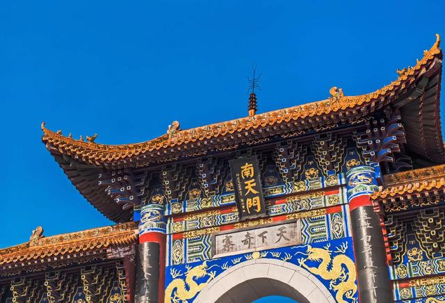 石家庄抱犊寨，被誉为“天下奇寨”，景色宜人、历史悠久