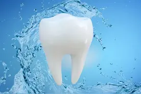 多久洗一次牙？有啥方法能让牙齿变白吗？| 科普时间图片