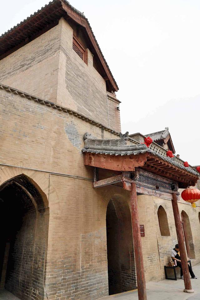 房上建房，院中寻院——夏县堆云洞