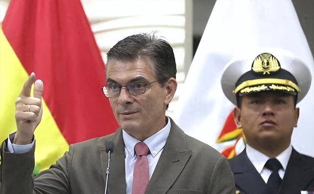 对华合约全部撕毁！又一中国伙伴背后捅刀，骗走20亿倒向美国