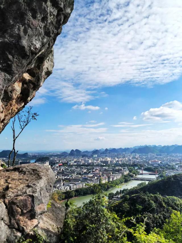 桂林：登峰尽赏满城秋！