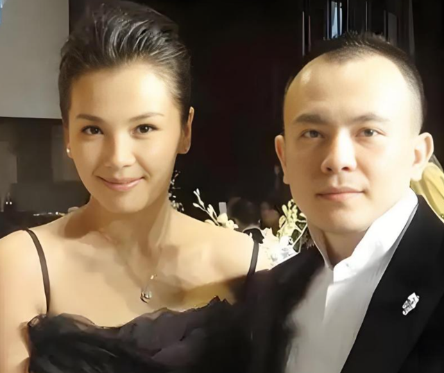 他曾与刘涛同床共枕4年，如今年过六旬依旧未娶，刘涛直言愧疚