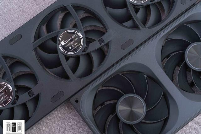 曲面玻璃的通透美学：乔思伯 TK-4 装机实录