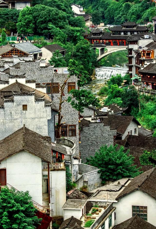湖南必去十大景点排行榜，这才是湖南最值得去的10个地方，收藏好