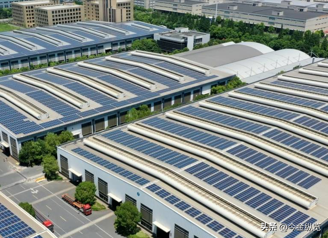 戈壁滩上惊天巨变！中国官宣两件能源大事，西方惊呼不可思议？