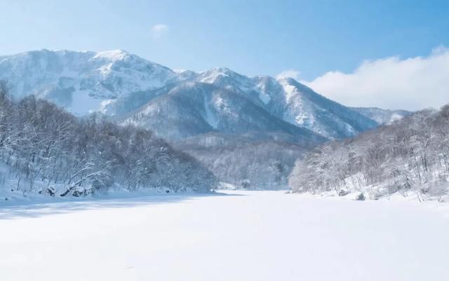 长白山冬日限定：冰封天池、雾凇魔界，一场与天地对话的旅程