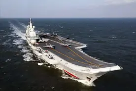 山东舰穿越台海，台军称“台中校被大陆策反”图片