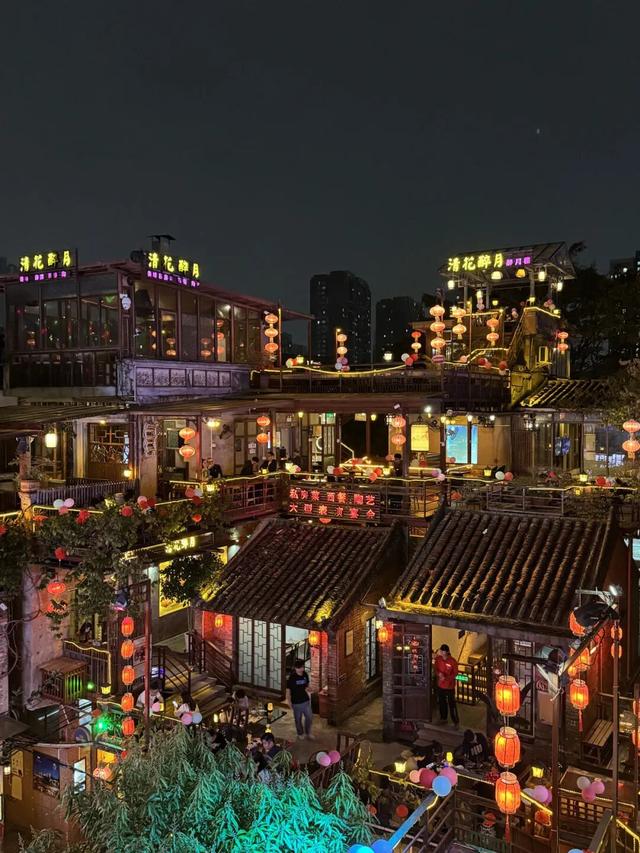 东莞有个宝藏地！下坝坊的24小时，从静谧古村到流光幻境