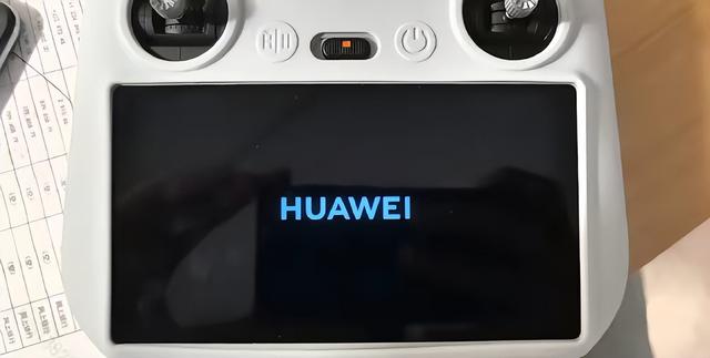 美国禁了华为，大疆无人机却搭载鸿蒙系统，这无人机美国还用吗？