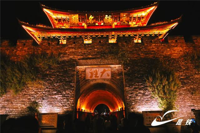 乘动车去大理!在古城追晚霞,洱海畔等风来