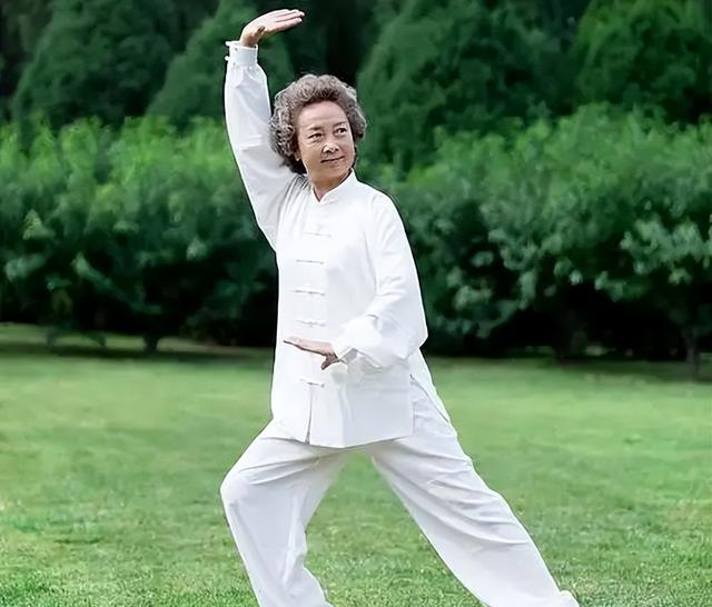 在家练八段锦？6个细节别错，养身不伤身