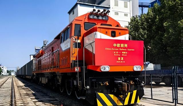 中国反手一招，打得波兰直喊疼！在大国夹缝里玩火，里外不是人