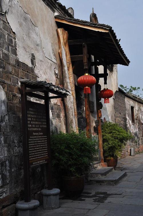 外地人看不懂，重庆人戒不掉：北碚偏岩古镇的河流长出了麻将桌