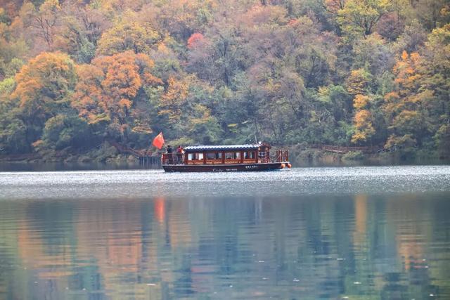 天池「初妆」，素颜静好