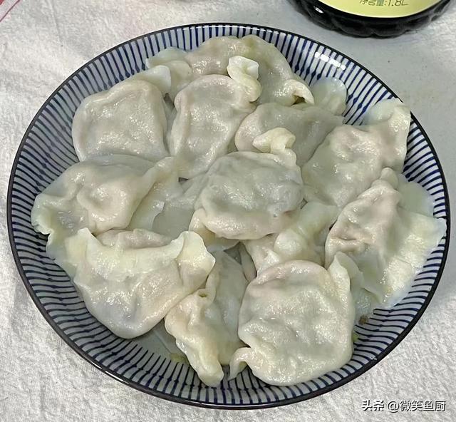 立秋吃饺子，一定要吃这馅，散寒除湿，温补脾胃，鲜嫩多汁太香了