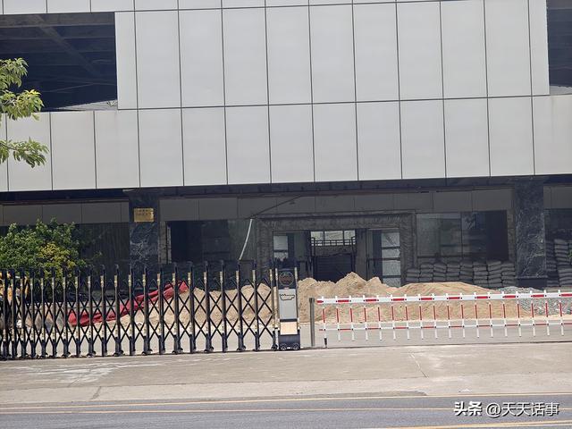 北海银滩旁边这栋停业多年的高端酒店大楼改造了，准备重新开业？