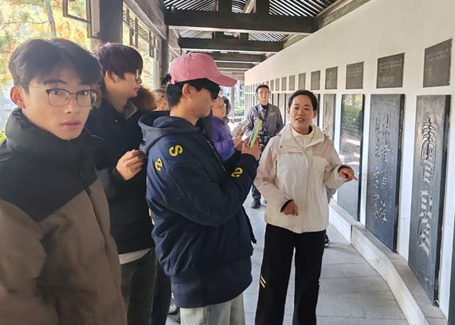 “发现临沂”City walk正当时——临沂大学“城市文旅探索家”大学生旅游线路体验活动举行