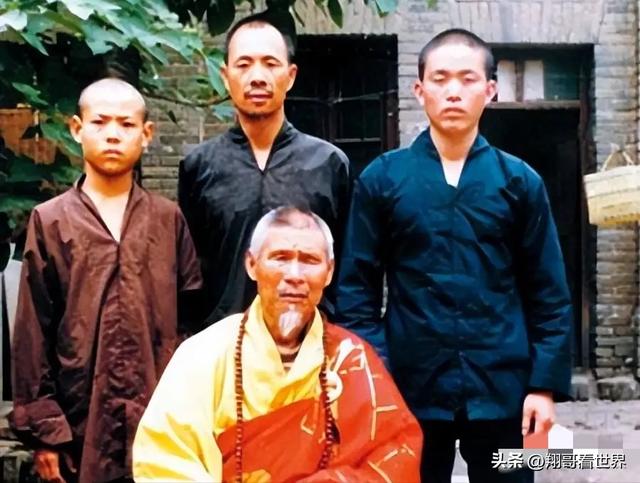为什么释永信能这么“狂”？看他的两个老师就知道了，身份不简单
