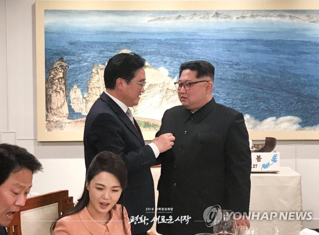 韩二号人物天安门碰面金正恩，80后只回了一个字，韩方请普京传话