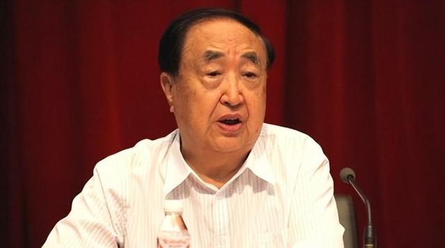 他54岁担任辽宁省委书记，曾查办东北乔四，57岁任黑龙江省委书记