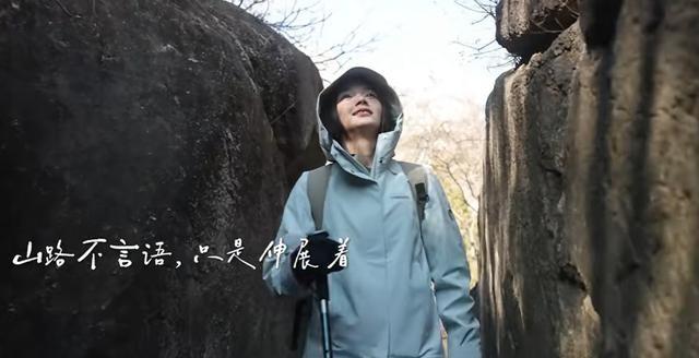 卜冠今一个人住北京小平房，院子里有菜地，31岁未婚开17万的车子