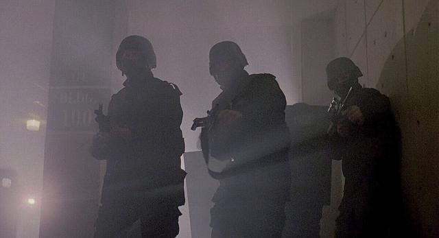 好莱坞的军火库：深度揭秘“机械战警”的武器选用与改装