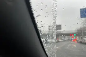 合肥正在下雪、下冰粒图片