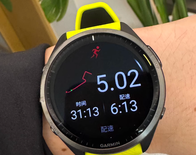 智能手表vs手环：10倍差价值不值？2者深度拆，解选错真的会后悔