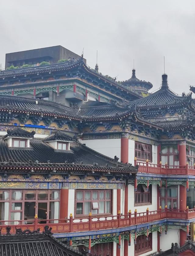 我是大连人，去了趟陕西西安，不吹不黑，西安比网上评价的还要好
