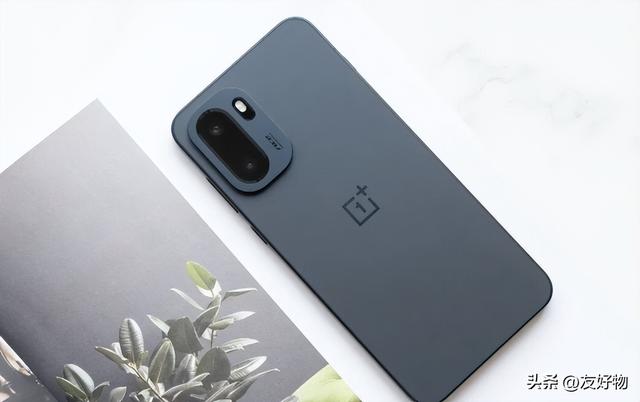 2599起售价一样，死磕红米K90！全新的三芯战神一加Ace6来了