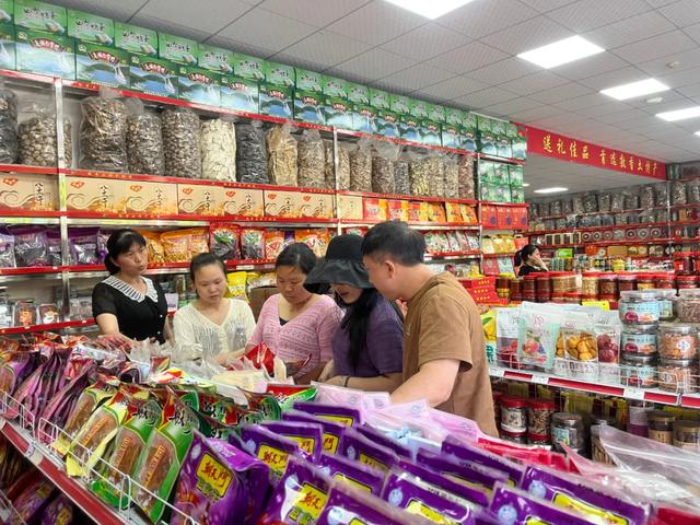 连城:暑期文旅推陈出新 消费市场活力十足