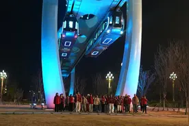 跟着春晚游武汉丨科幻场景照进现实，光谷空轨上线AR专列图片