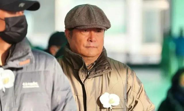 何晴追悼会上儿子哽咽发言，廖京生等明星送别	，刘威许亚军缺席